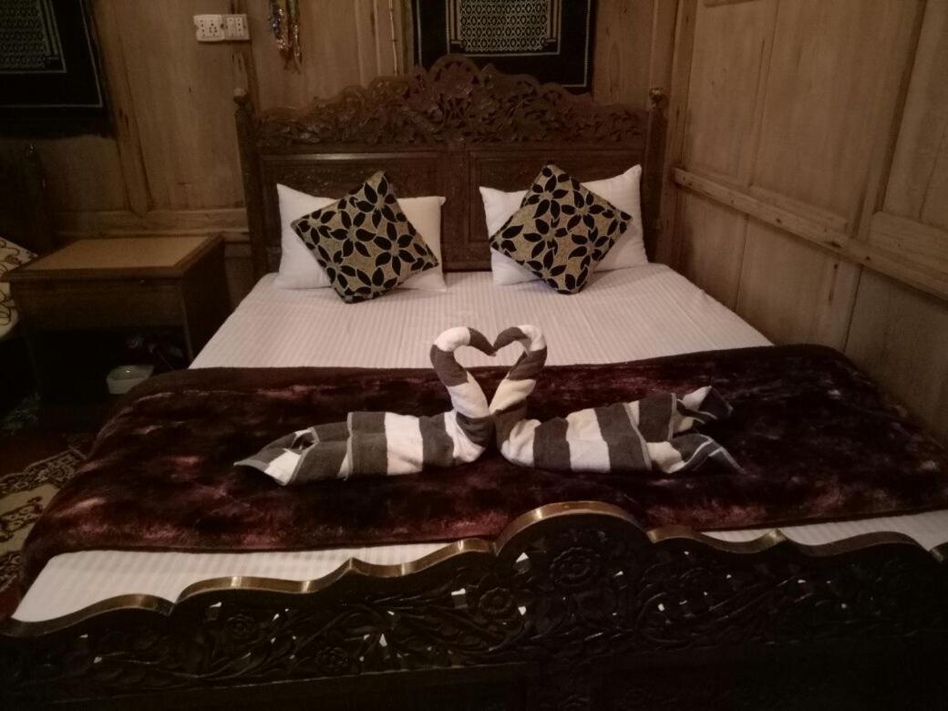 Hotel Fabulous Kashmir Srinagar Exteriér fotografie